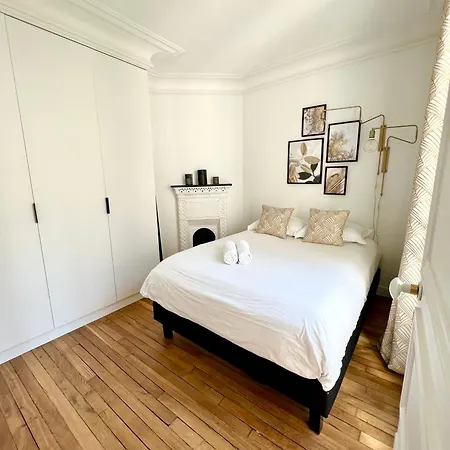 De Charme - Place Victor Hugo - 16e *