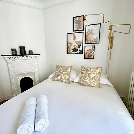 De Charme - Place Victor Hugo - 16e *